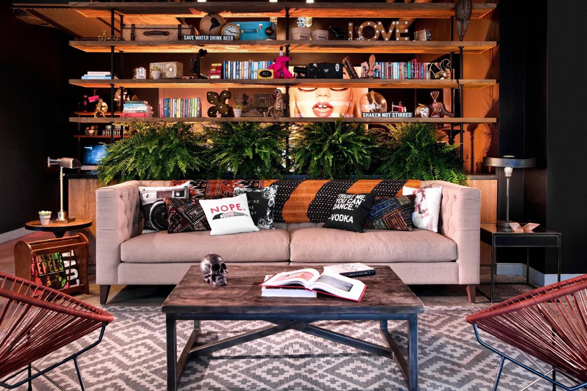 Moxy Downtown/french Quarter Area 4*