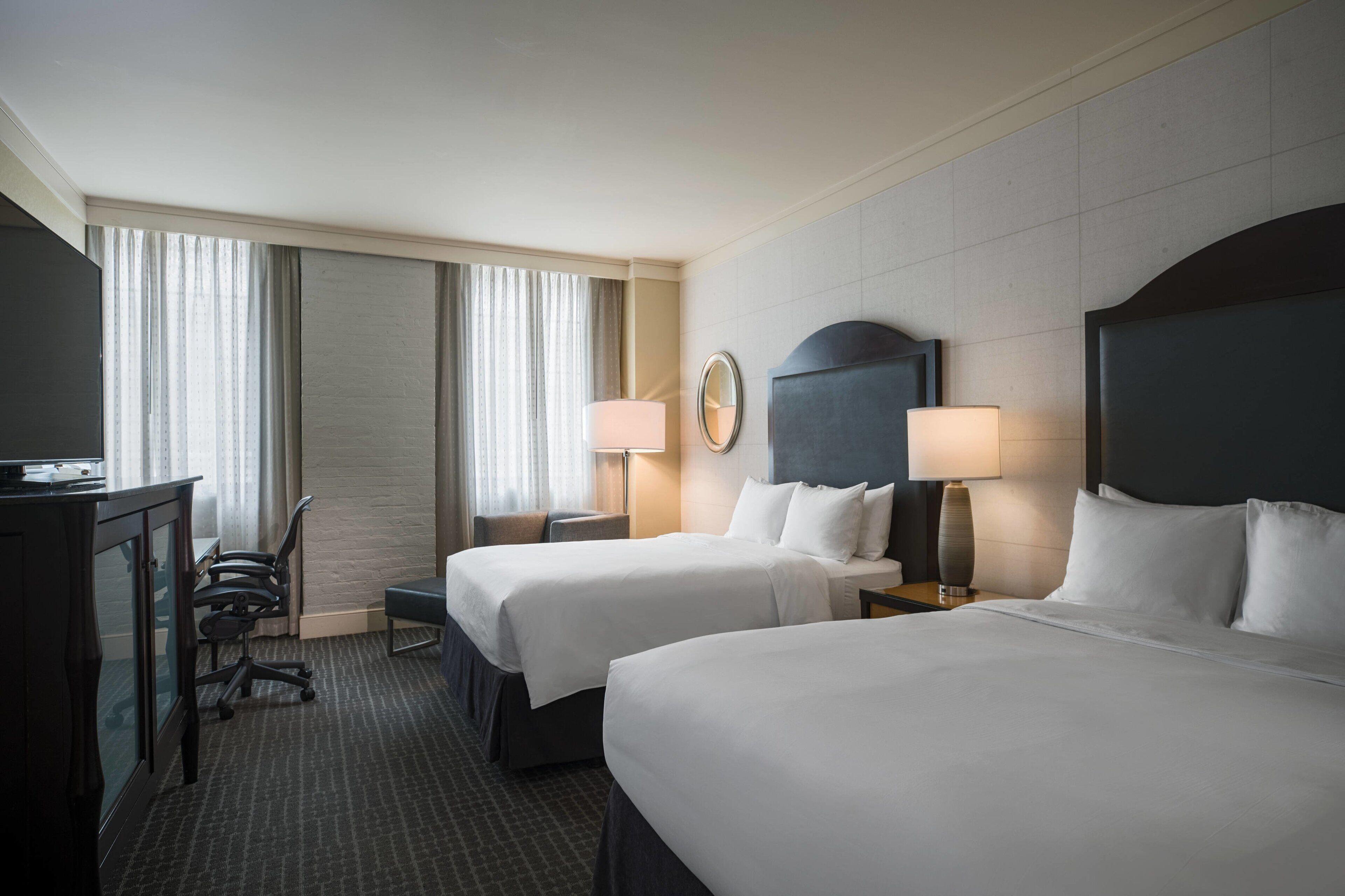 Hotel Renaissance Arts Warehouse District 4*