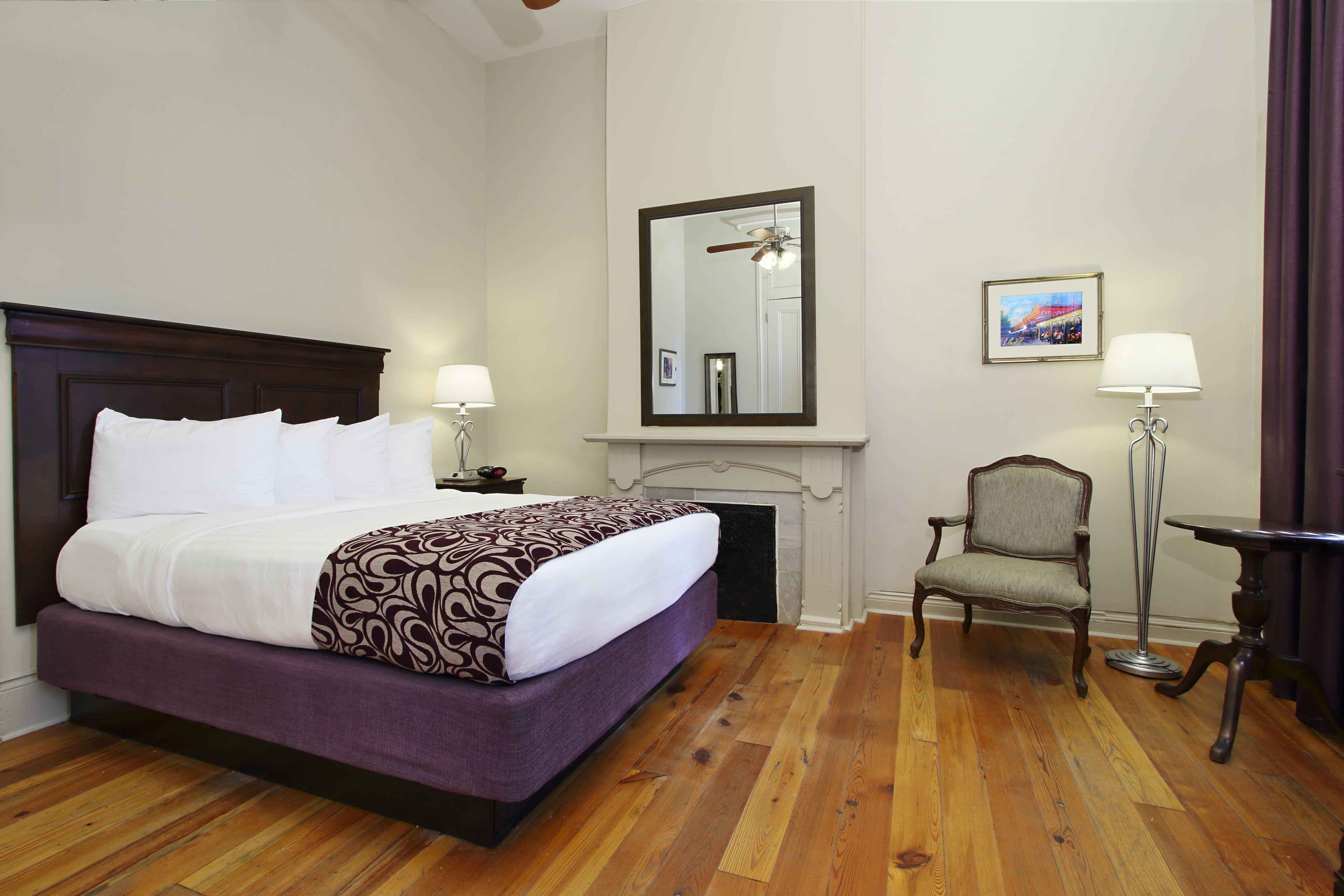 On St. Ann, A French Quarter 3* New Orleans