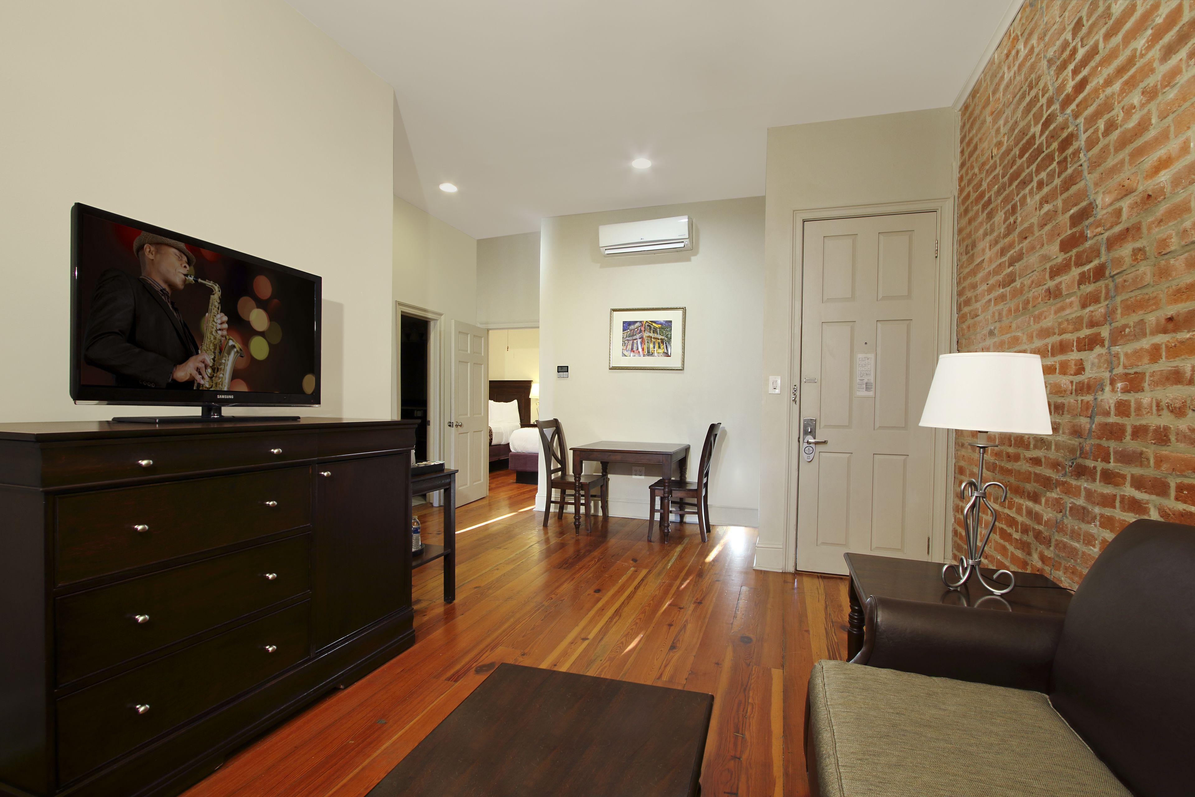 On St. Peter, A French Quarter Inn