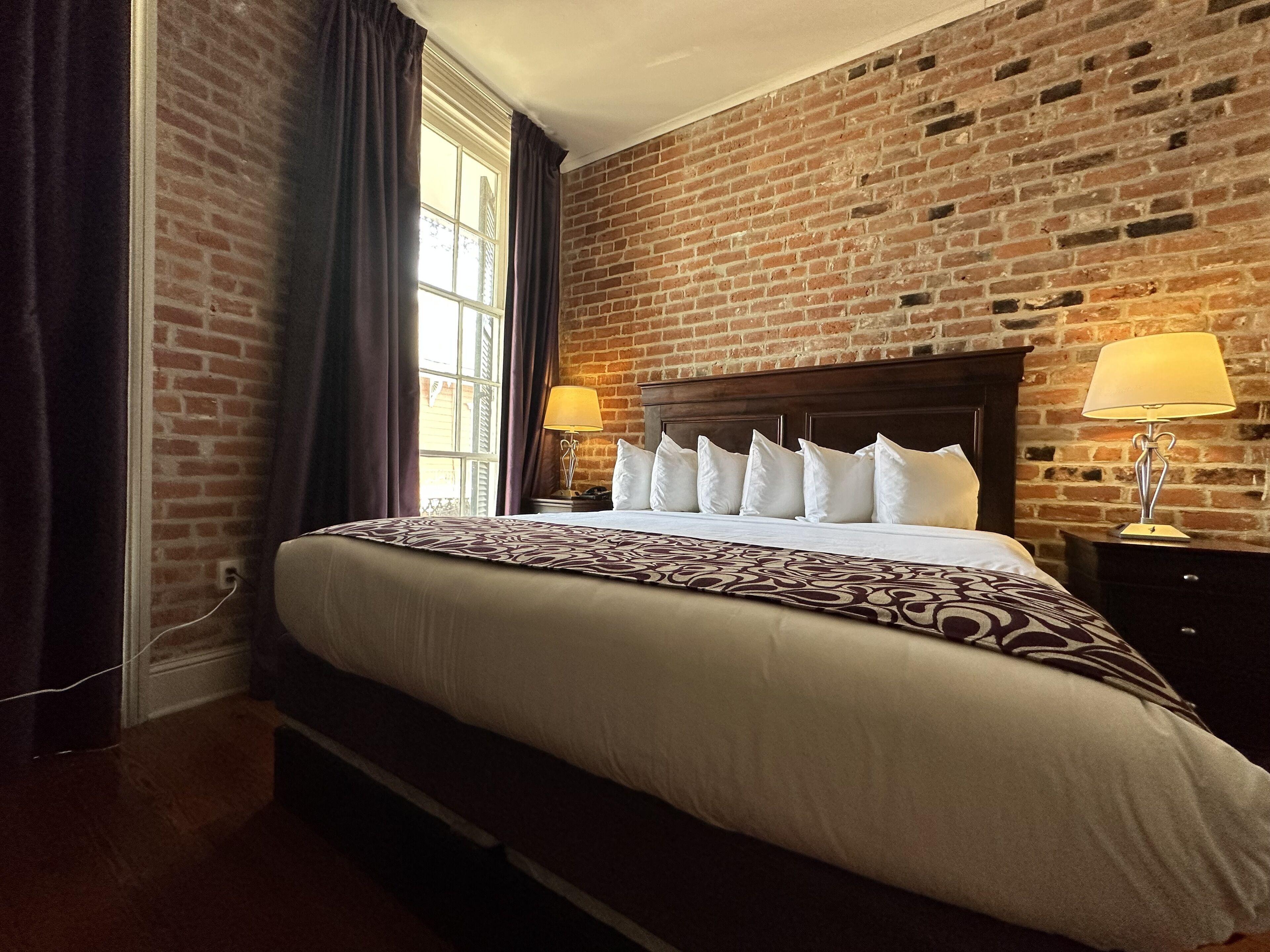 On St. Peter, A French Quarter 3*