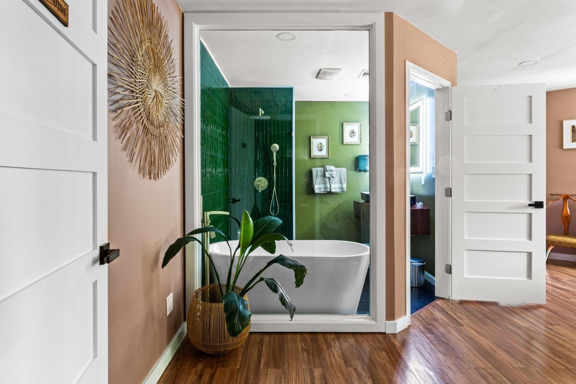 The Railyard Nola - Adult Only, Clothing Optional Pool Bed & Breakfast *