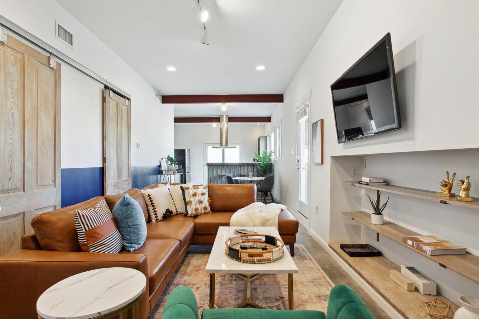 Apartment Warehouse District Lovely One Bedroom And Den New Orleans