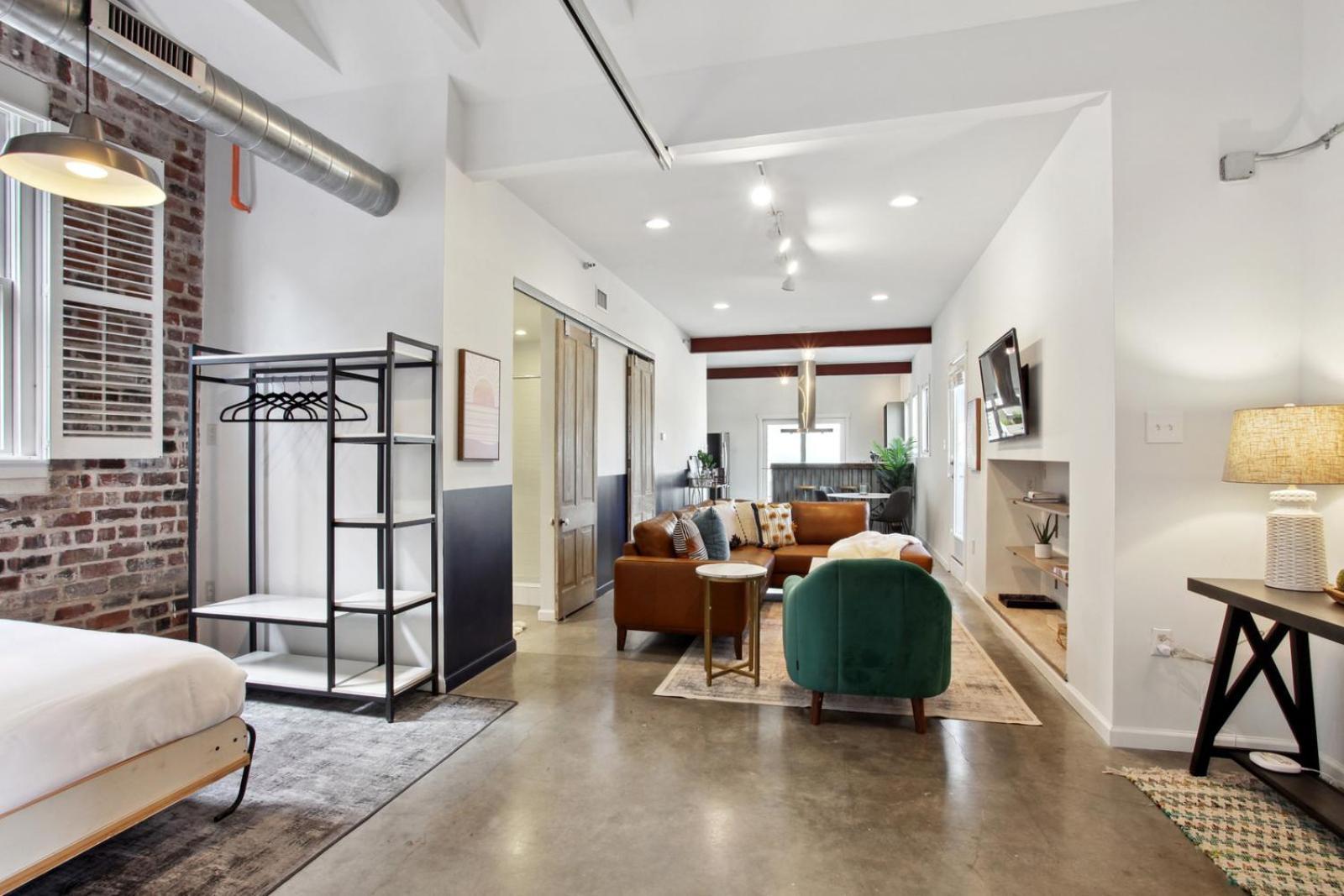 Warehouse District Lovely One Bedroom And Den Apartment New Orleans