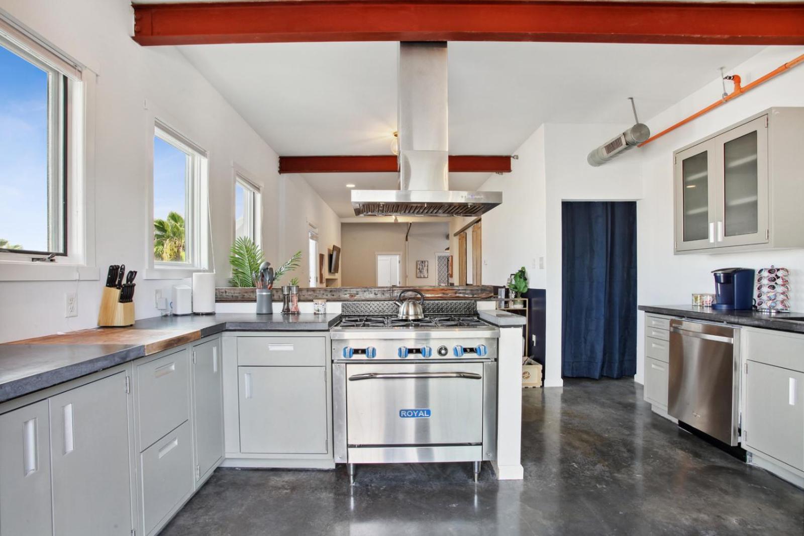 Warehouse District Lovely One Bedroom And Den New Orleans