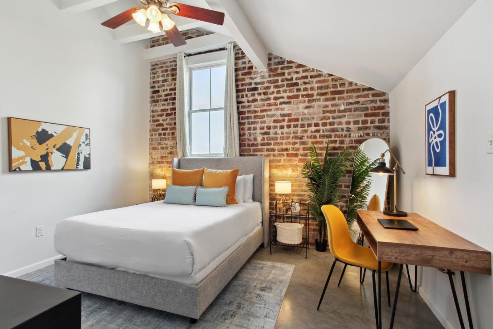 Apartment Warehouse District Lovely One Bedroom And Den *