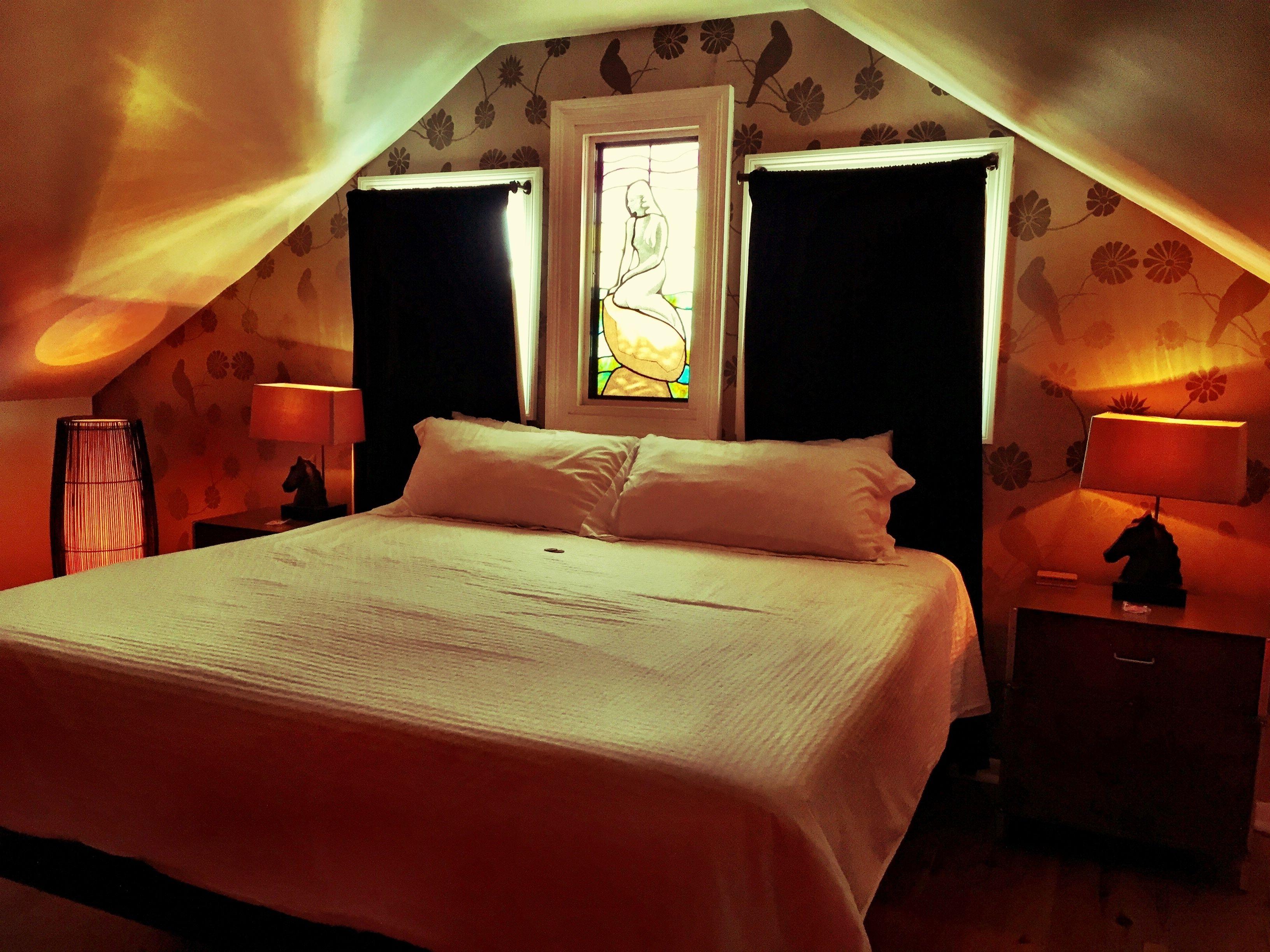 Royal Street Inn & Bar