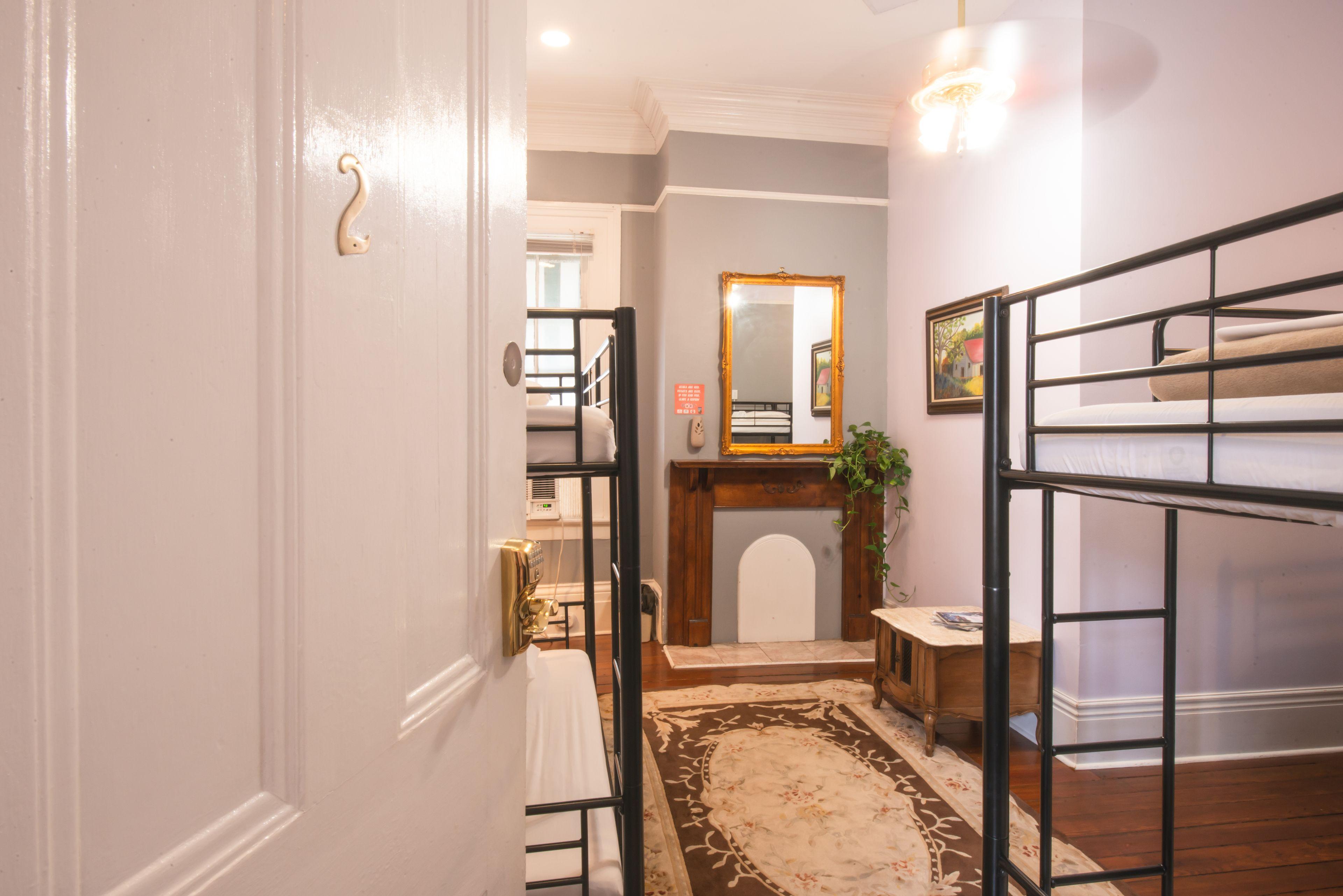 Hostel Auberge Nola Hostel *