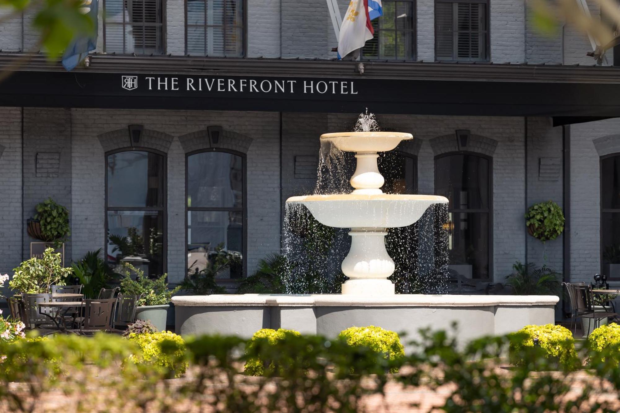 The Riverfront 4*