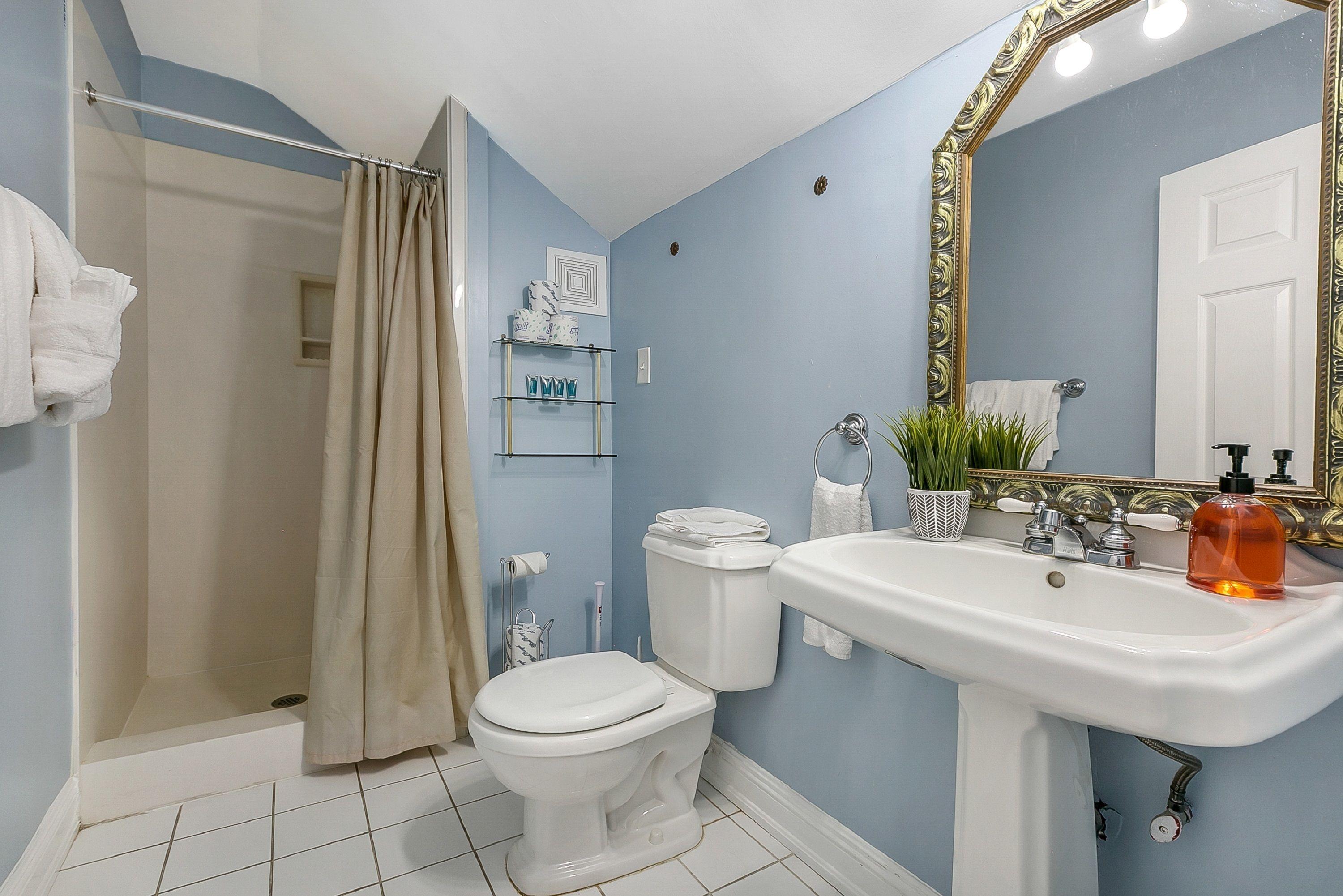 Apartment Comfortable Rooms Near All Nola Hot Spots