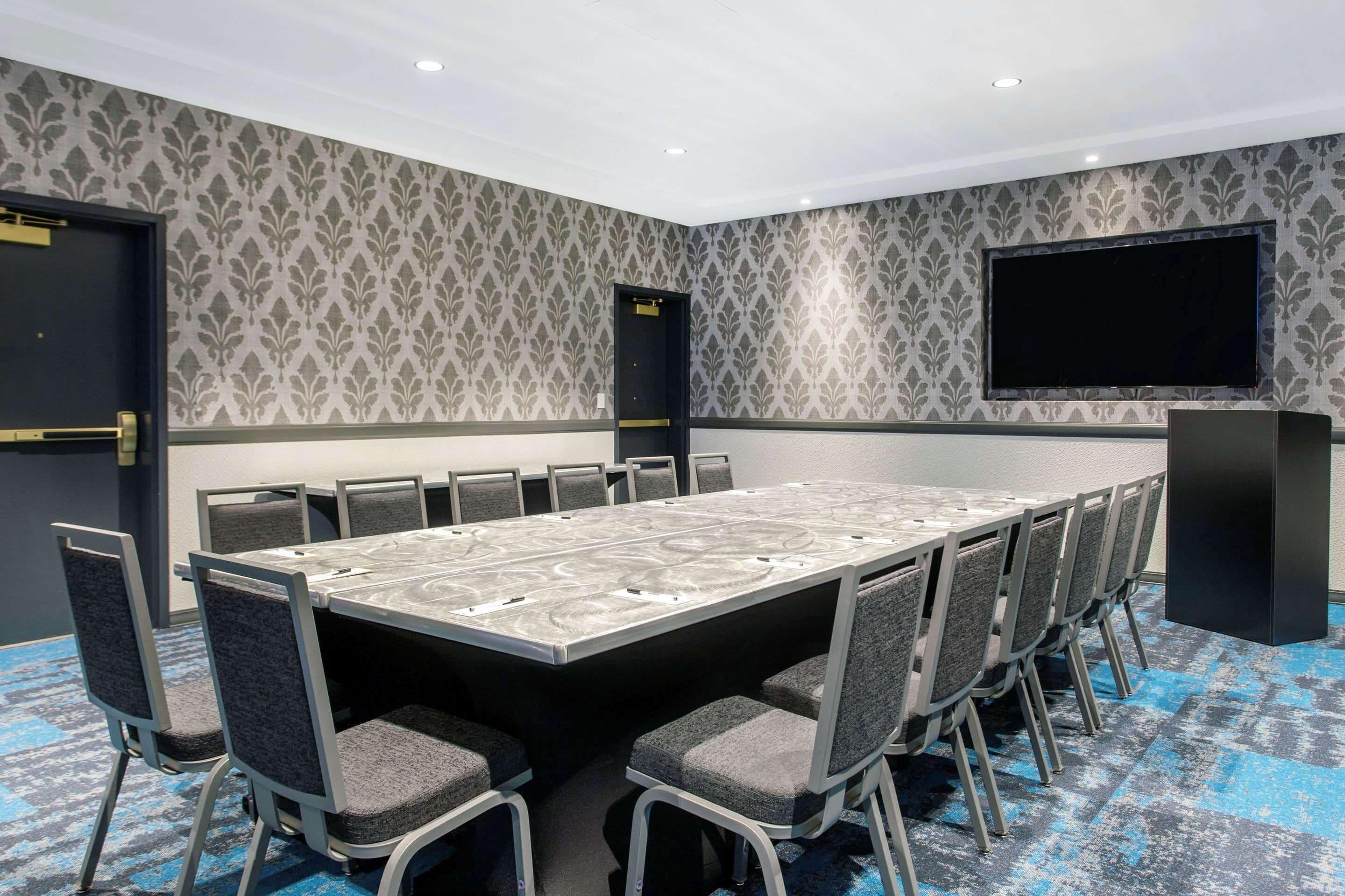 Cambria Downtown Warehouse District Hotel 4*