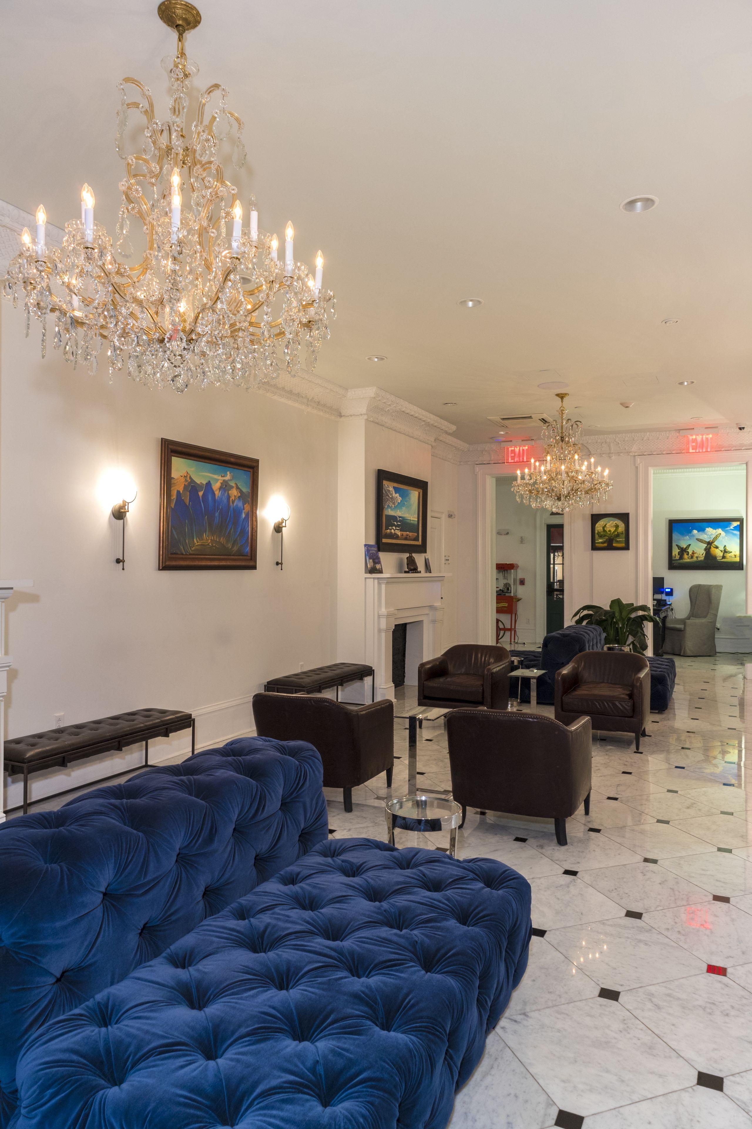 Royal Frenchmen And Bar 4*