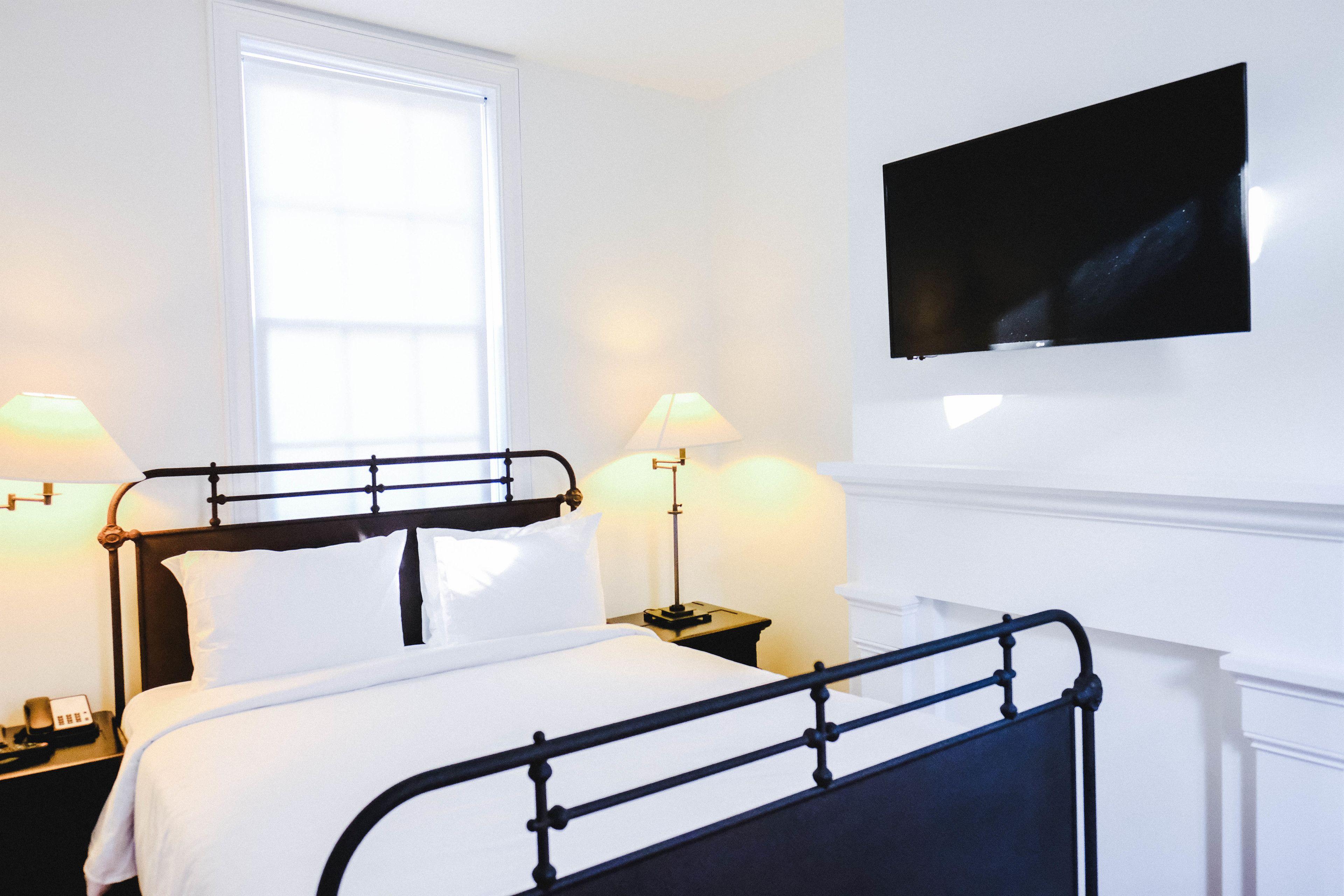 Royal Frenchmen And Bar Hotel 4*