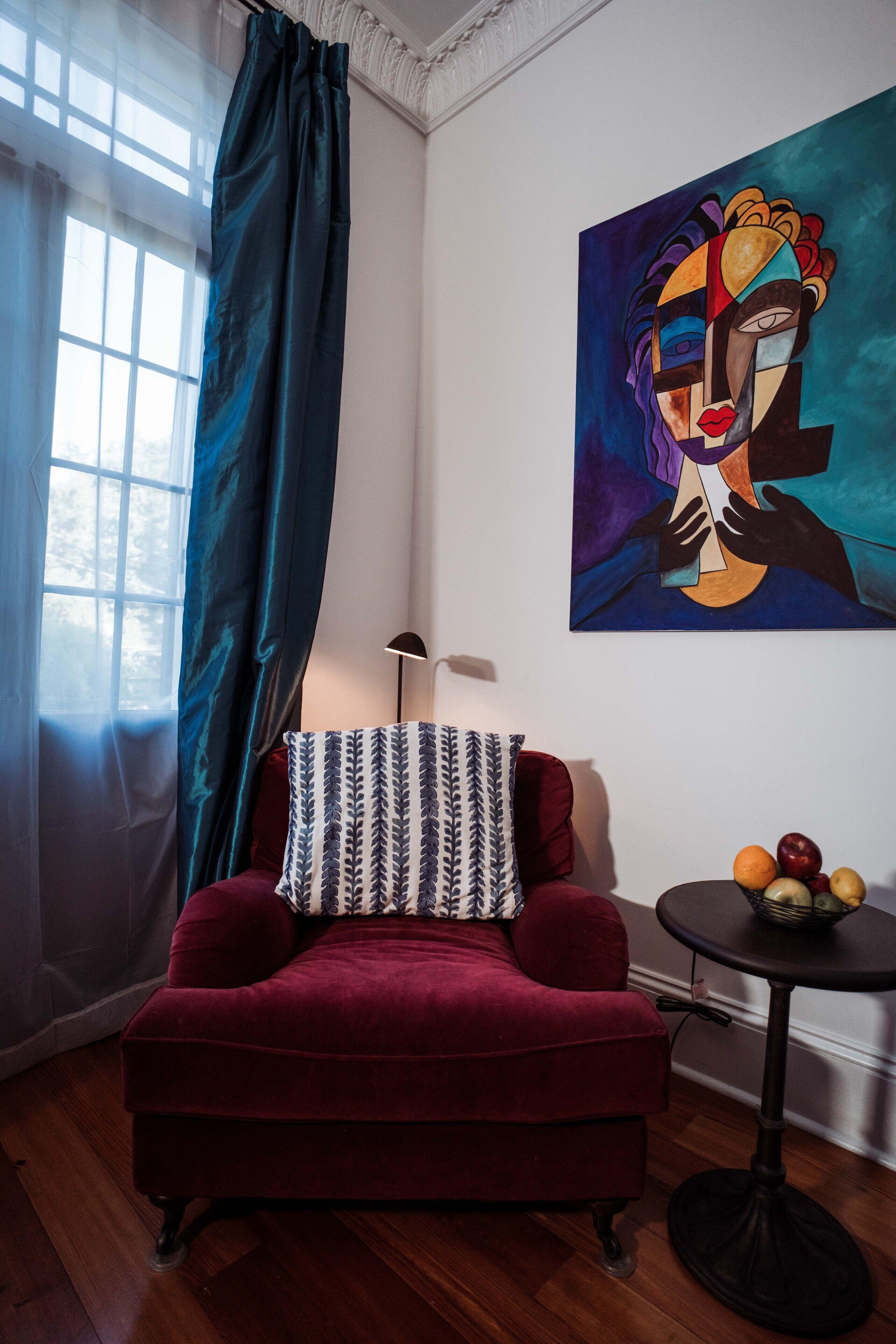 Royal Frenchmen And Bar Hotel