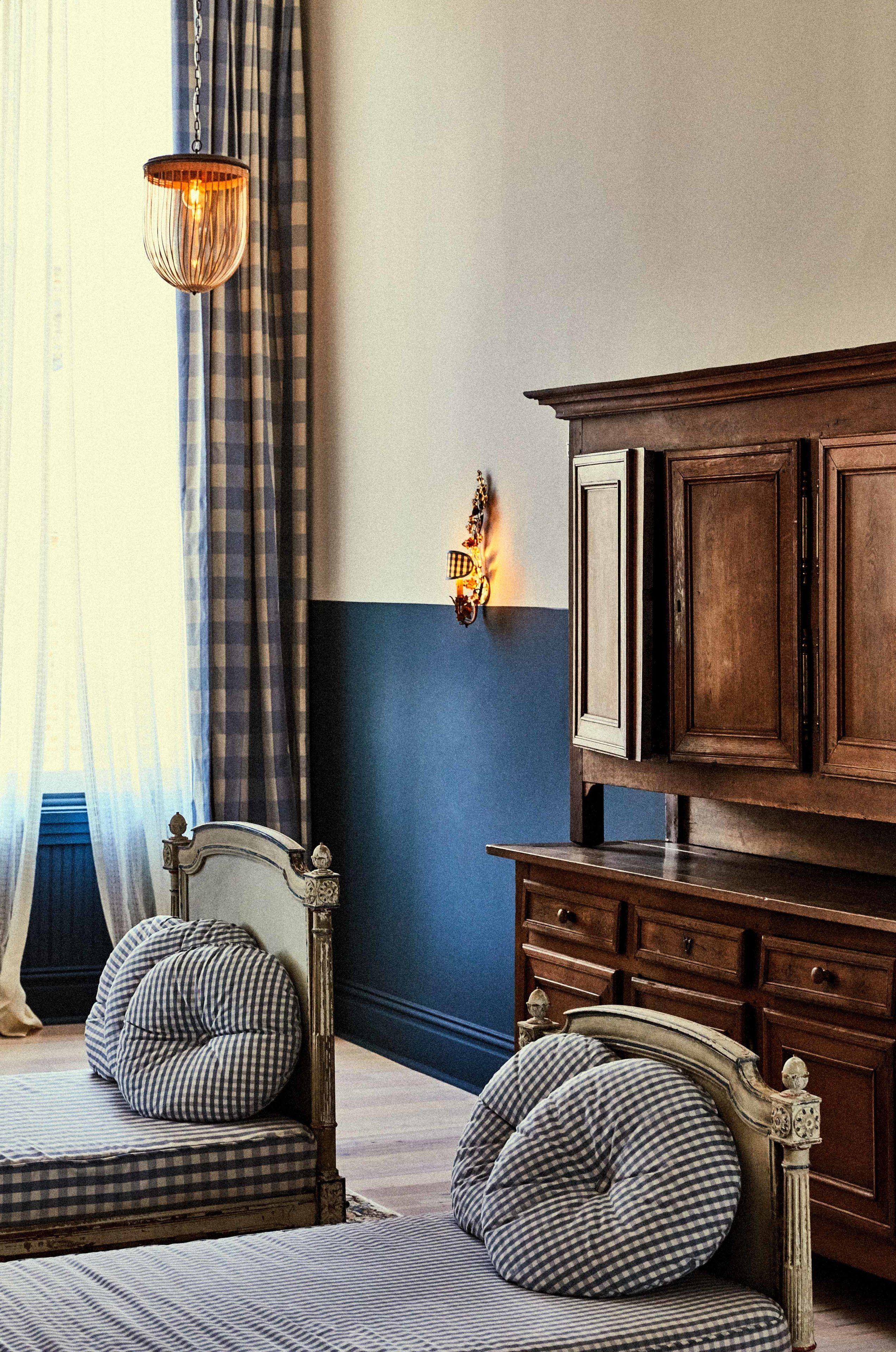 Peter And Paul, An Ash Hotel New Orleans