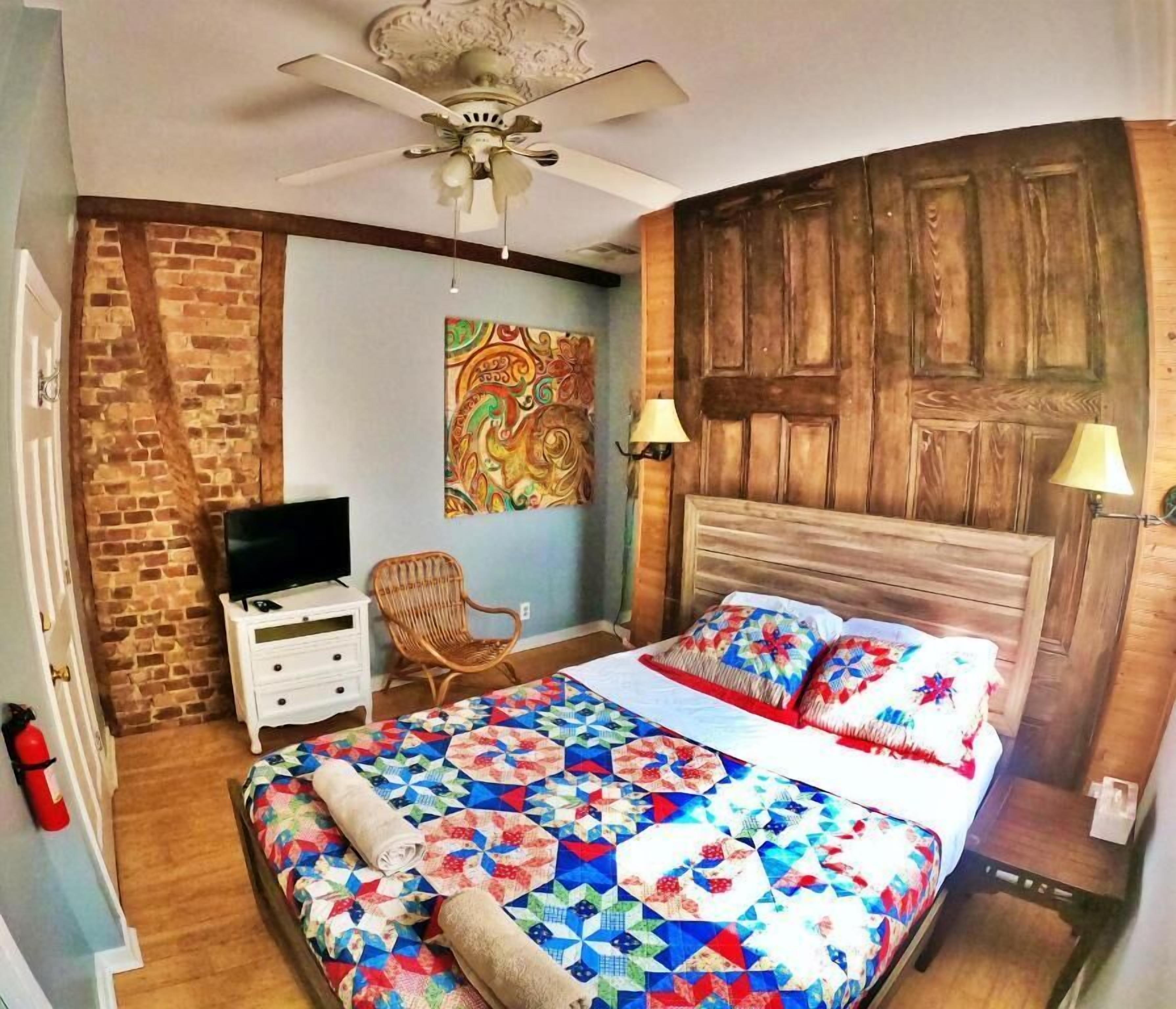 Madame Isabelle's House Hostel *