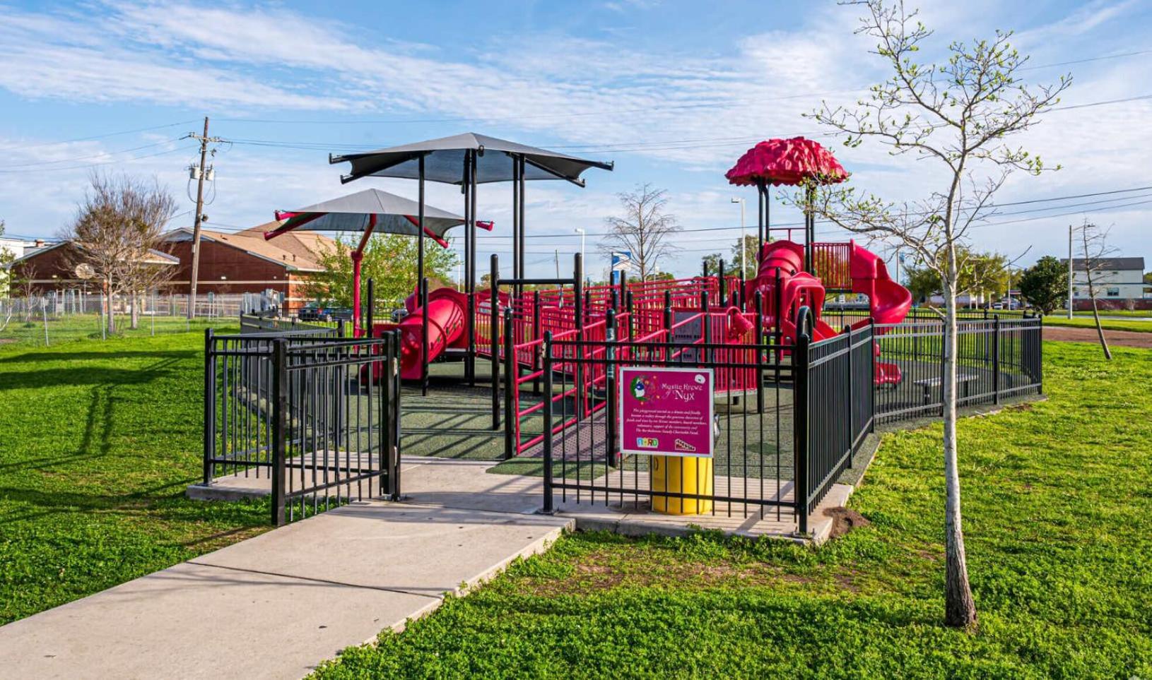 5bed Streetcar Retreat W Outdoor Entertaining Apartment