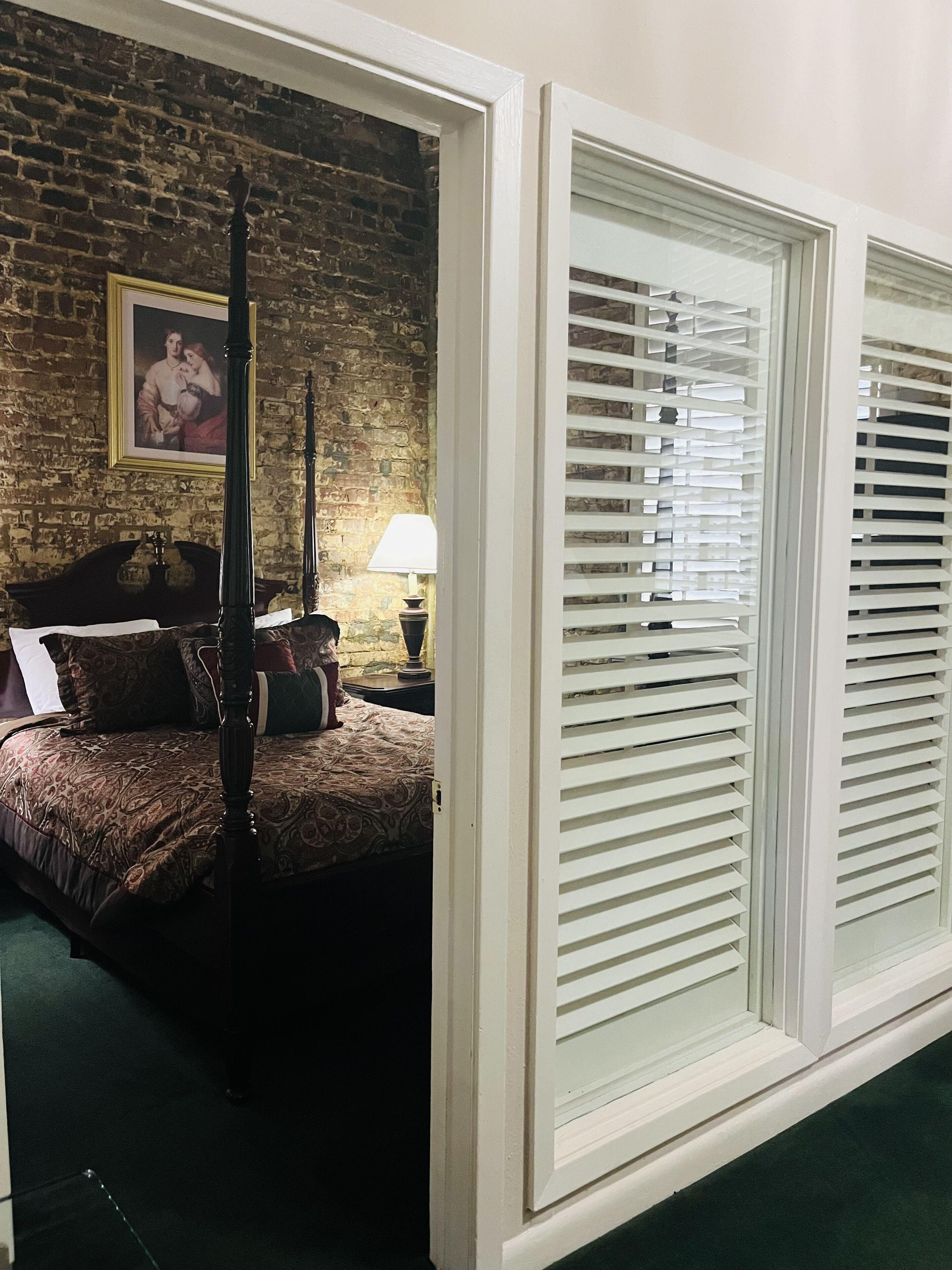 Plaza Downtown Hotel