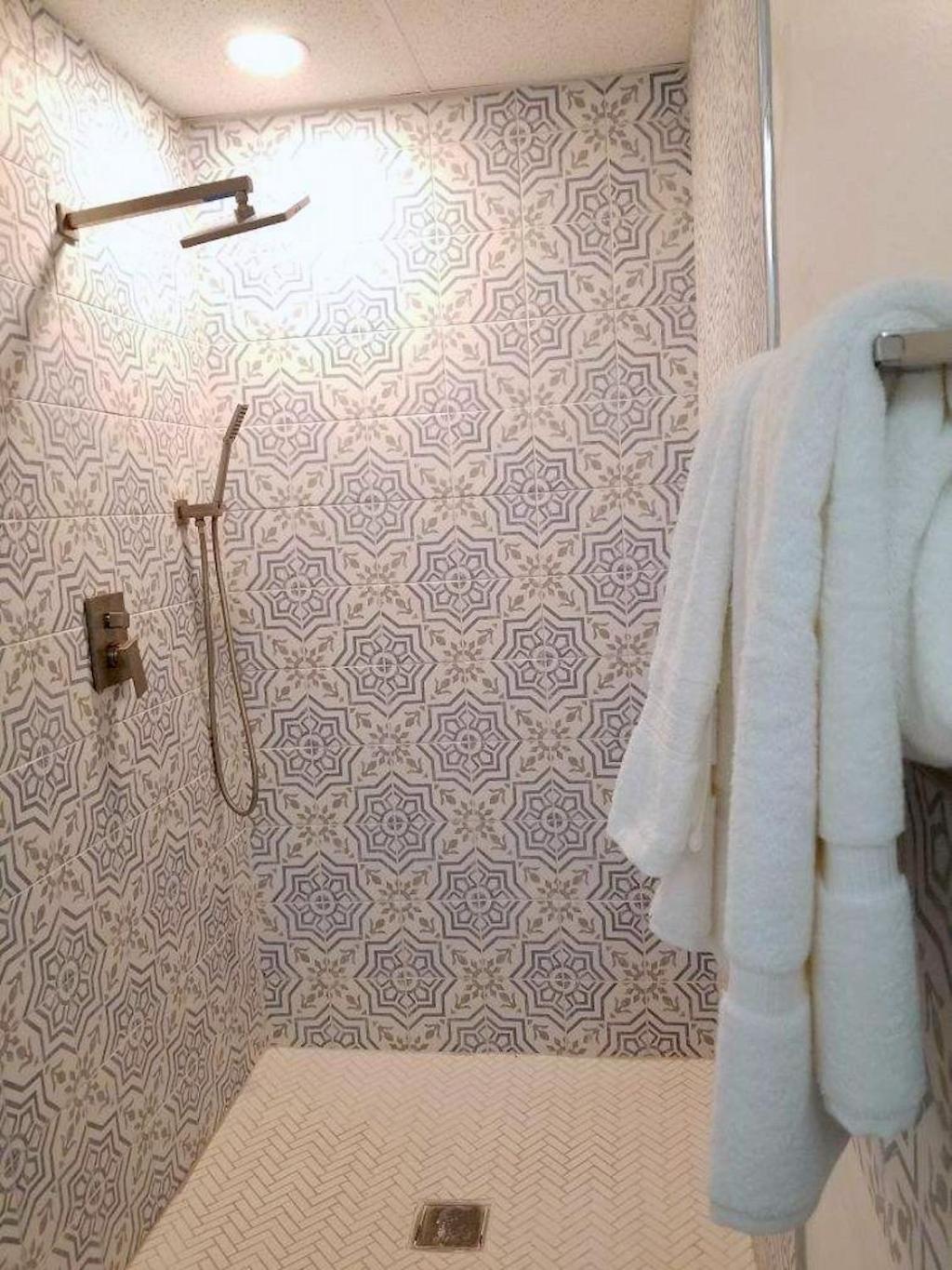 7 Br- Sleeps 15! Famous Lakefront Amazing Property! 4* New Orleans