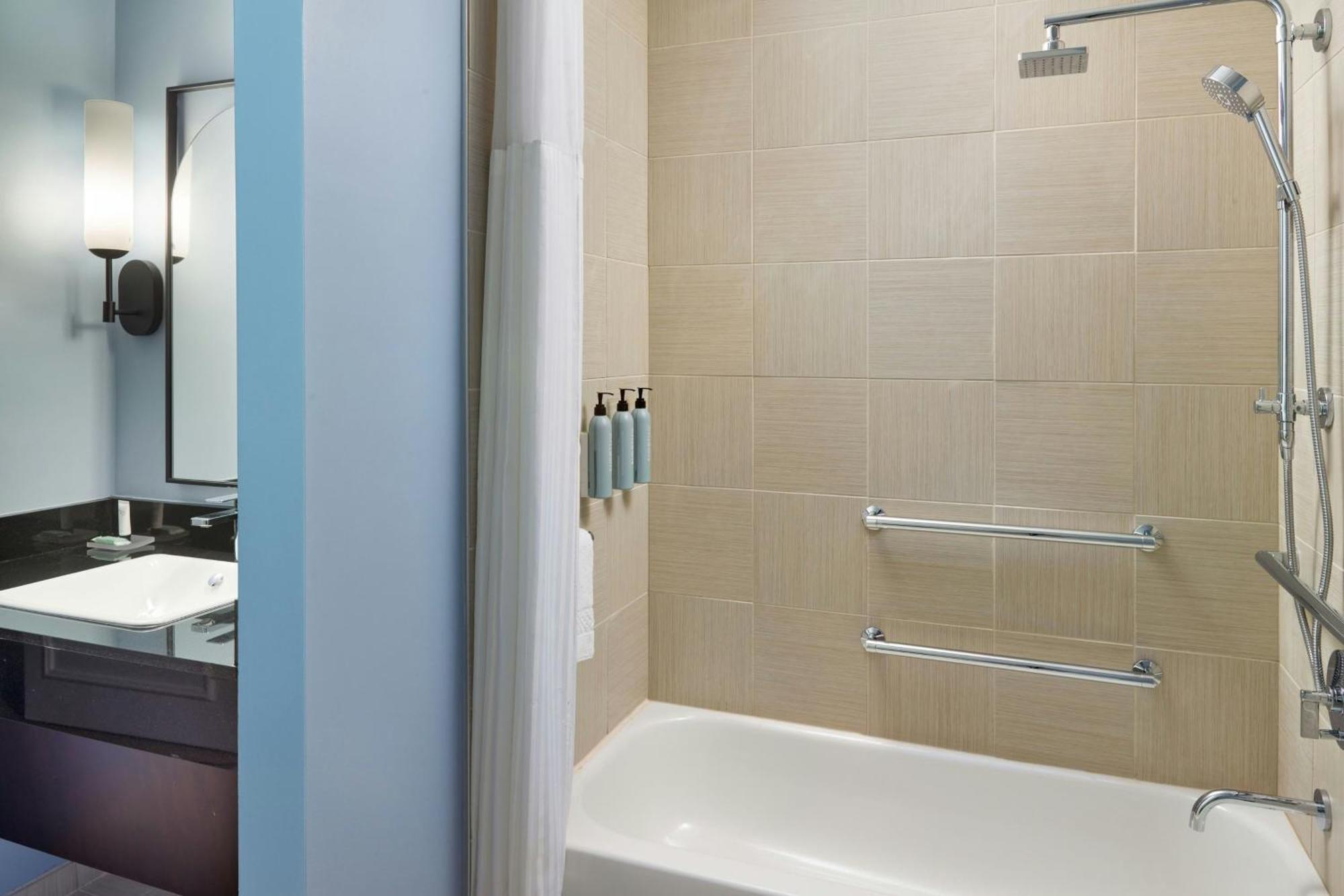 Courtyard By Marriott French Quarter/iberville New Orleans