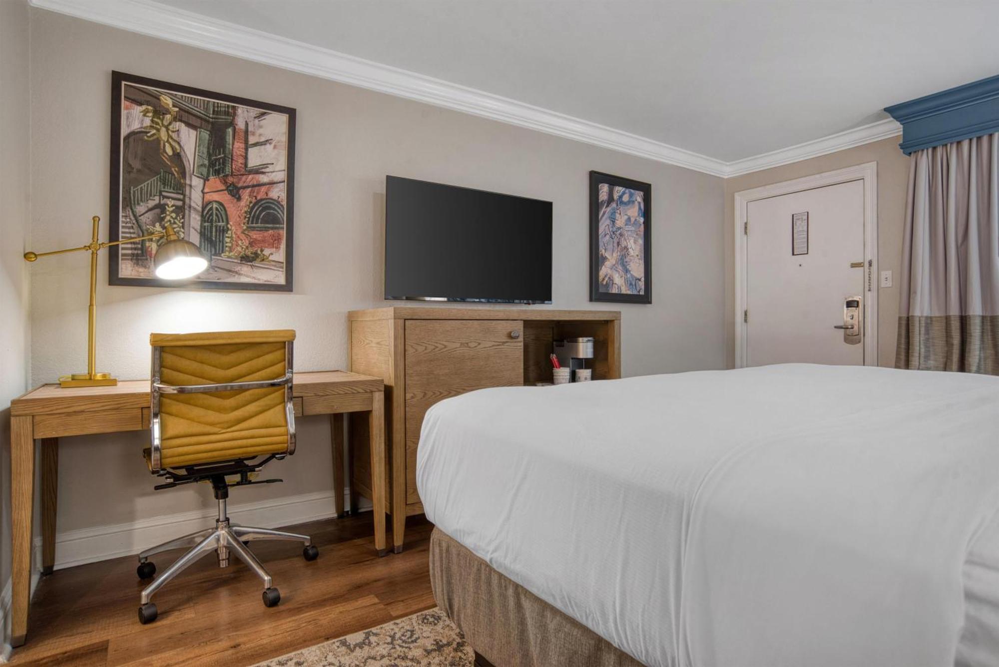 Western French Quarter Courtyard Hotel