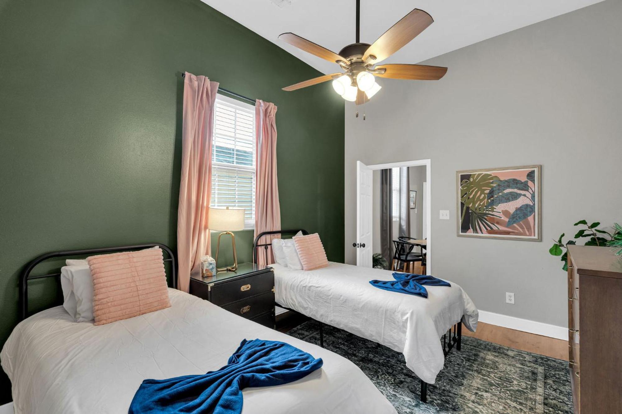 Mid-city Retreat Spacious Shotgun Jazz Fest Holiday home