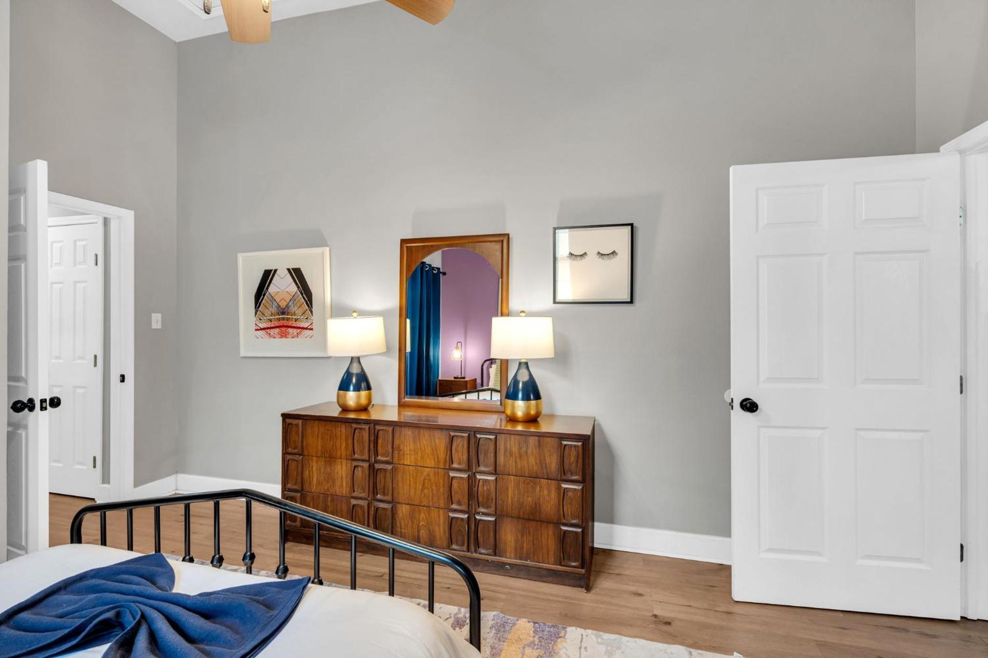 Mid-city Retreat Spacious Shotgun Jazz Fest Holiday home New Orleans