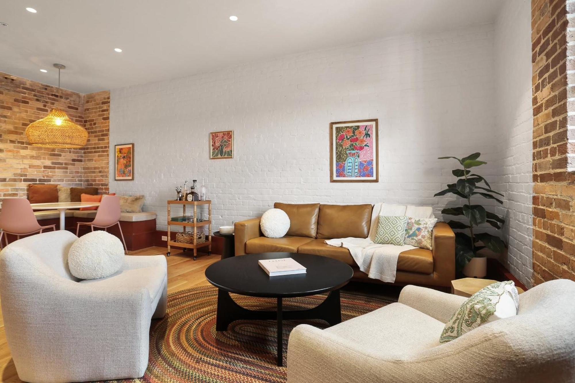 The Gisele - Luxury 4br 3ba For 8 - Pool & Streetcar Stop Apartment