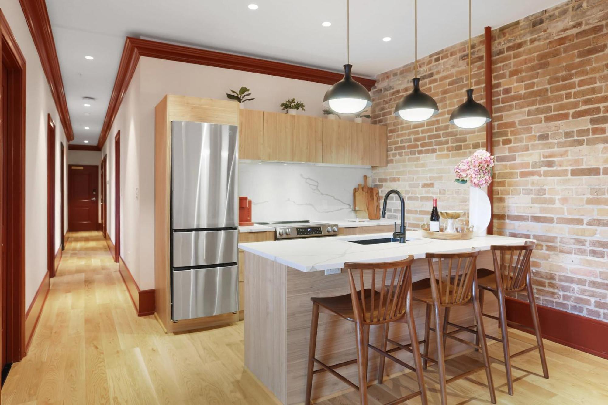 Apartment The Gisele - Luxury 4br 3ba For 8 - Pool & Streetcar Stop *