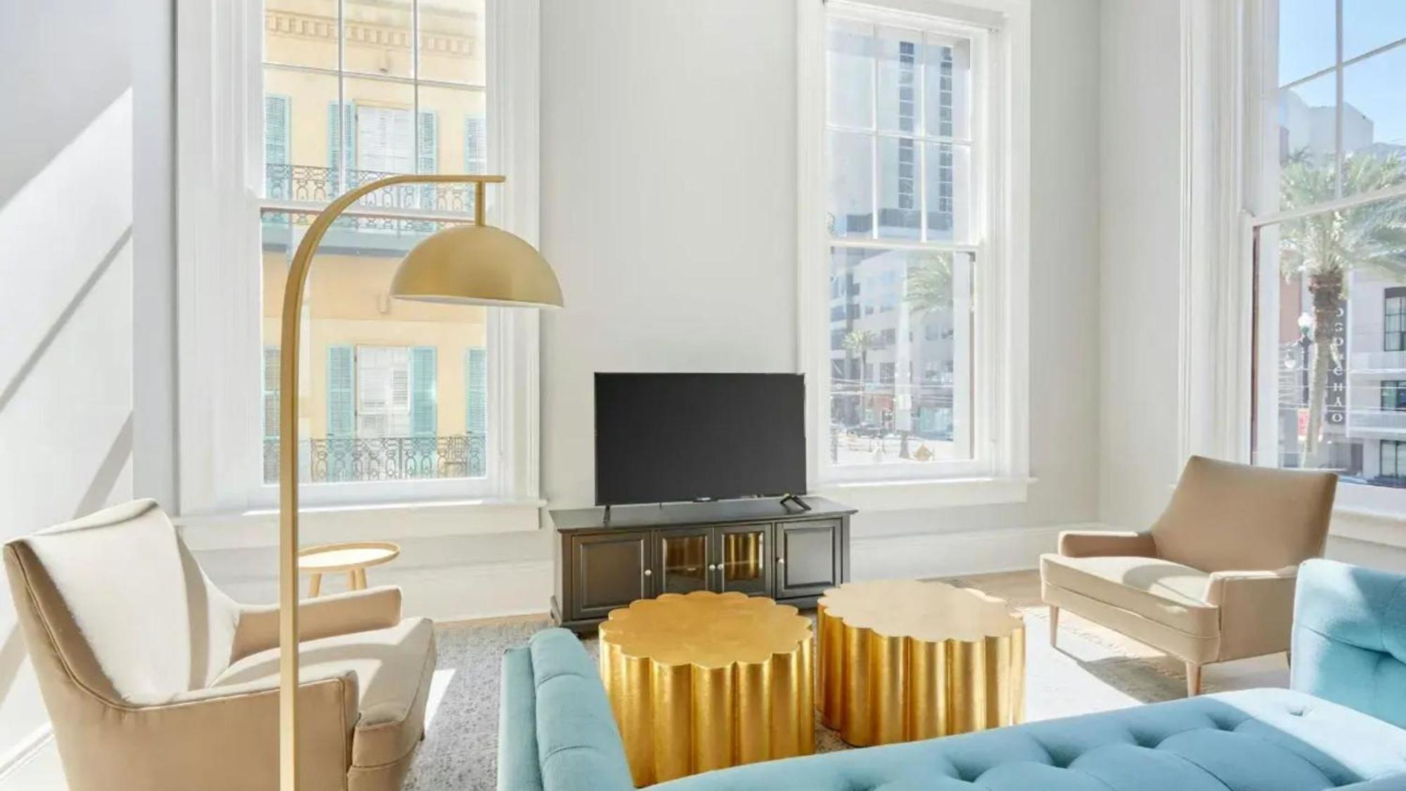 2 Units Steps To The French Quarter Bourbon St The Harlequin By Avantstay Hotel *