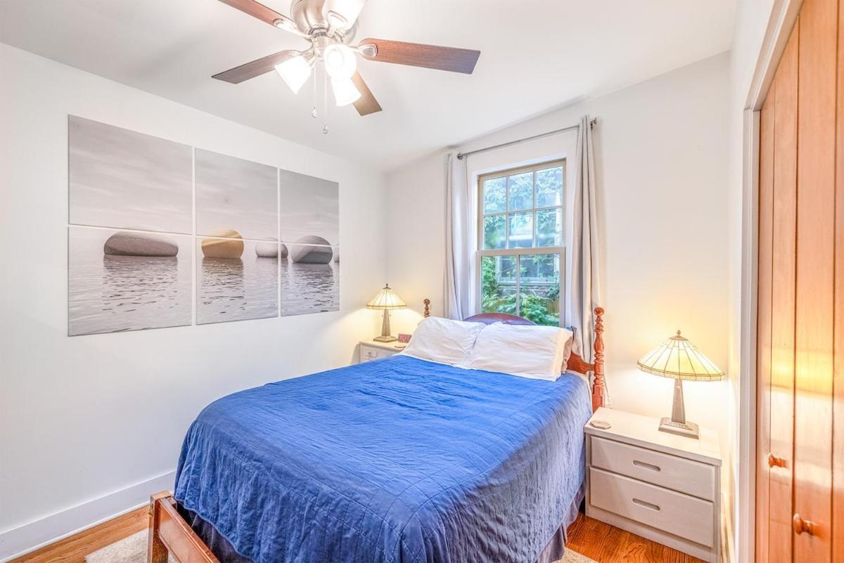 Big Easy - Walk To The Canal Streetcar New Orleans