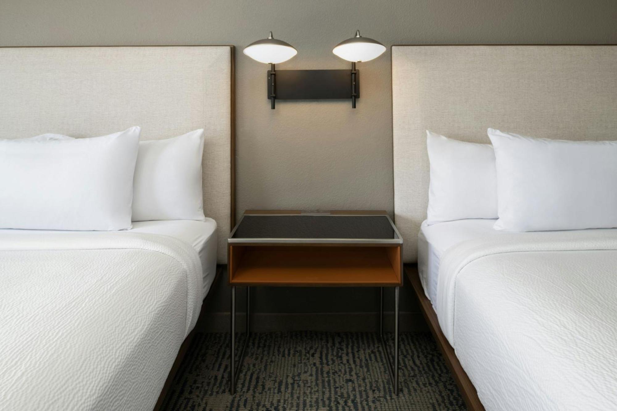 Courtyard By Marriott Warehouse Arts District New Orleans