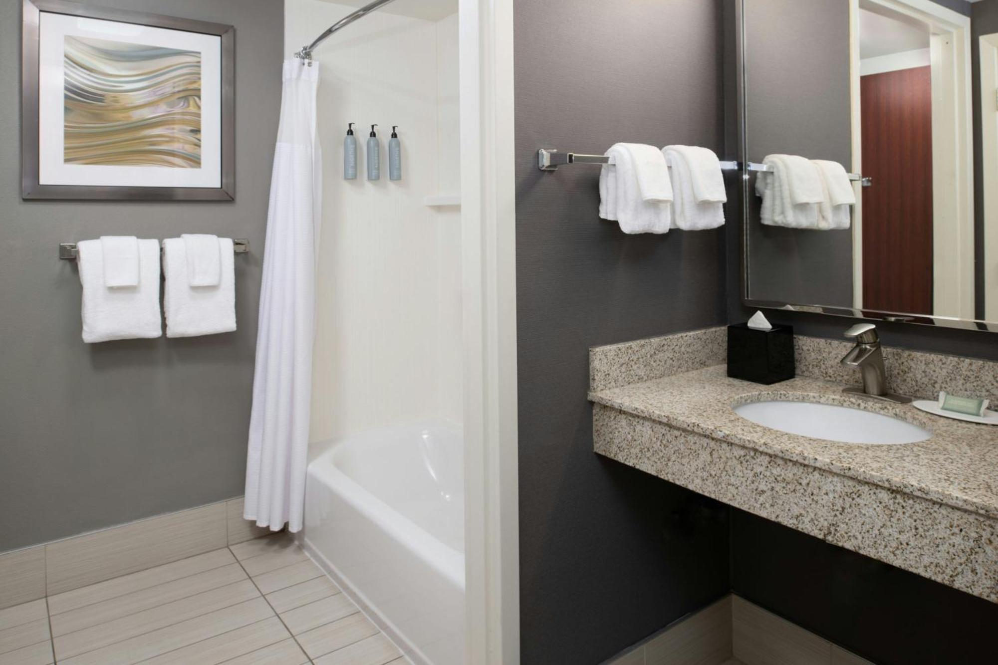 Hotel Courtyard By Marriott Warehouse Arts District 3*