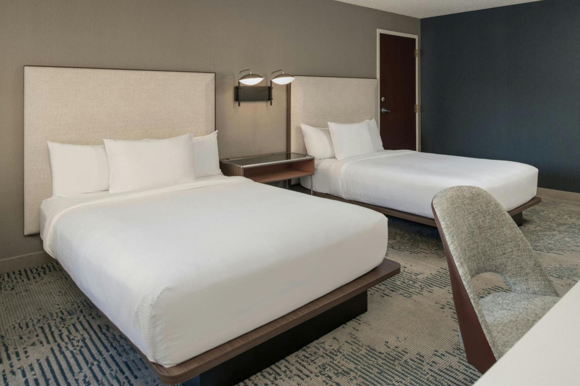 Courtyard By Marriott Warehouse Arts District 3*