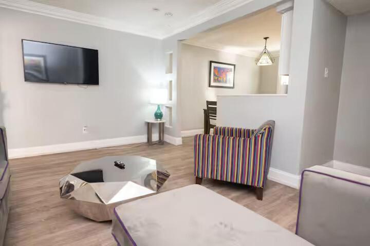 Elegant 2br On Frenchmen St W Pool & Hot Tub