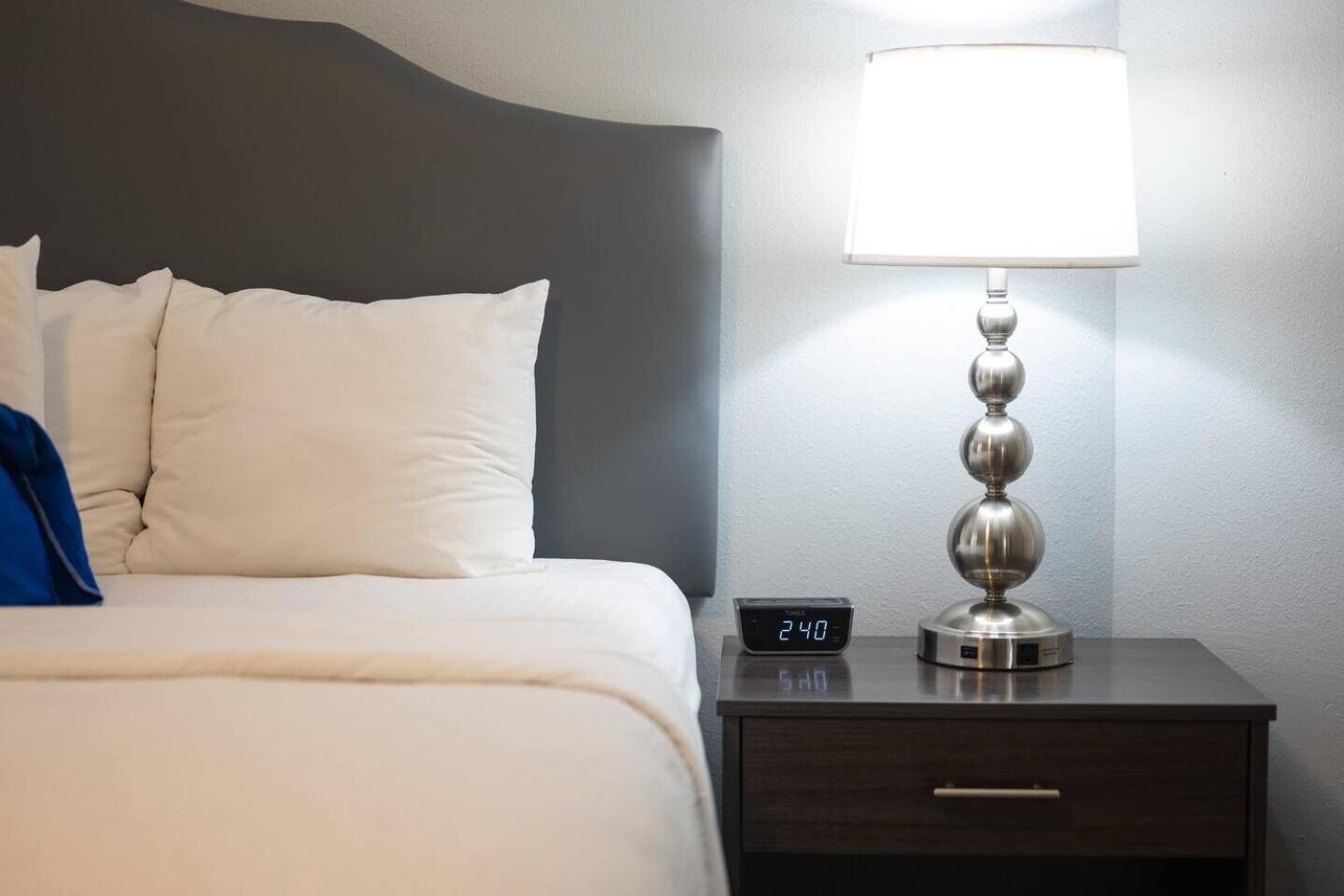 Aparthotel Frenchmen 1br Escape W Pool & Hot Tub Access