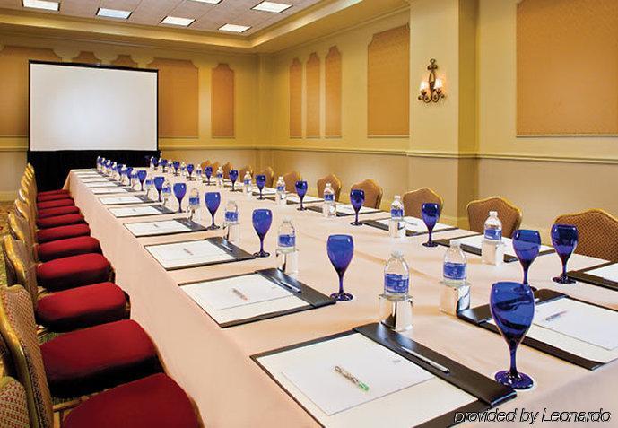 Courtyard By Marriott French Quarter/iberville Hotel 3*