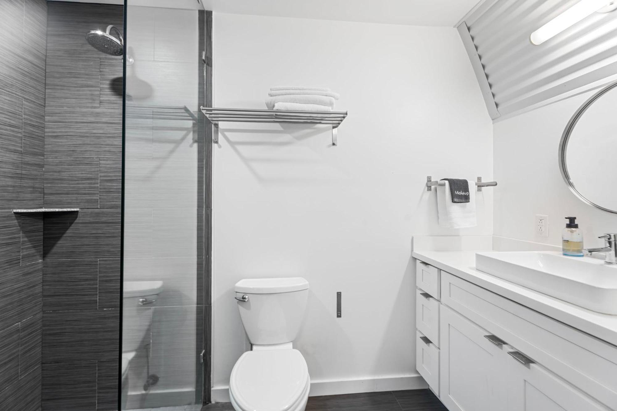 Holiday home The Moon Quonset Hut Vacation Heated & Chilled Pool *