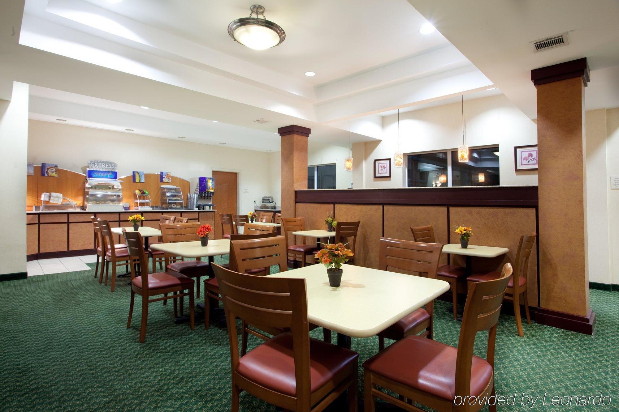 Express East By Ihg Hotel New Orleans