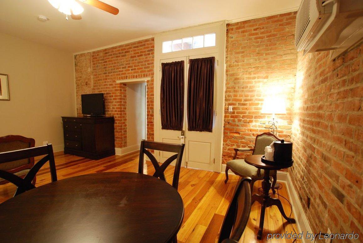 On St. Peter, A French Quarter Inn 3*