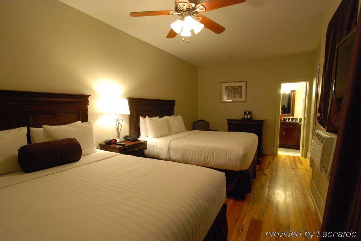 Inn On St. Peter, A French Quarter 3*