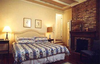 Fairchild House 3* New Orleans