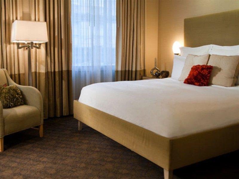 Hotel Renaissance Pere Marquette French Quarter Area