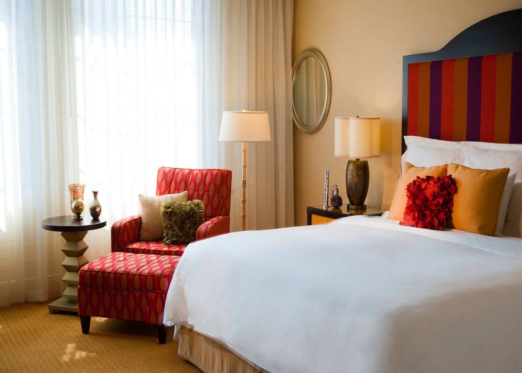 Hotel Renaissance Arts Warehouse District 4*