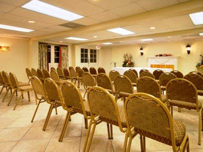 Super 8 By Wyndham Hotel New Orleans