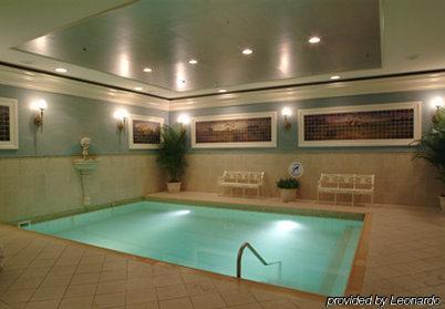 Courtyard By Marriott French Quarter/iberville Hotel 3*