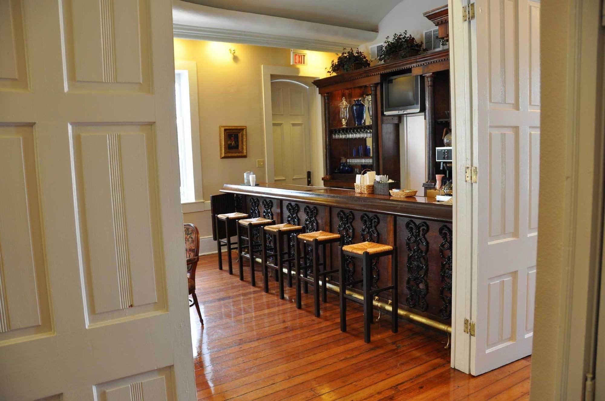 Hotel Courtyard By The French Quarter New Orleans