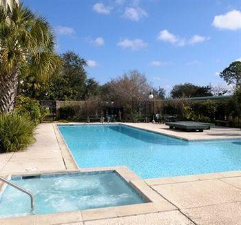 Brent House Hotel 3*