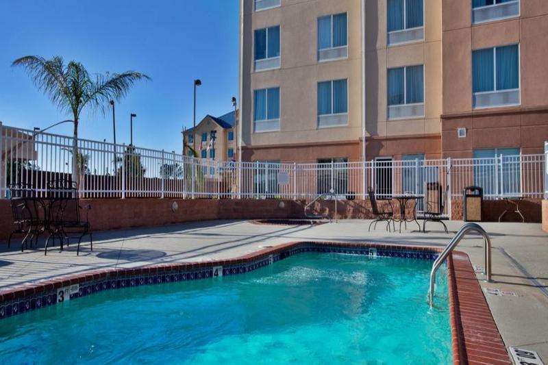 Express East By Ihg 2*