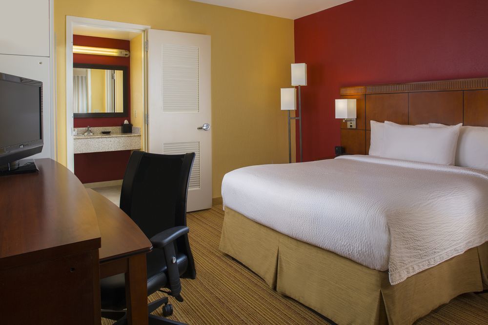 Courtyard By Marriott Downtown Near The French Quarter Hotel